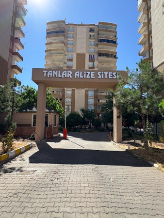 DİYARBAKIR KAYAPINAR'DA 6+1 270 M2 SATILIK DAİRE